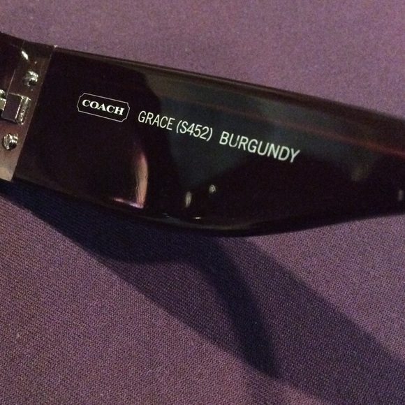 💥SALE! Coach gradient lens burgundy sunglasses - Picture 7 of 8